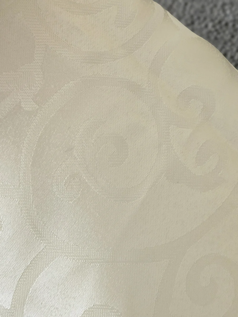 Elegant Cream Shimmer Holiday Cottagecore Jacquard Damask Tablecloth for Dining